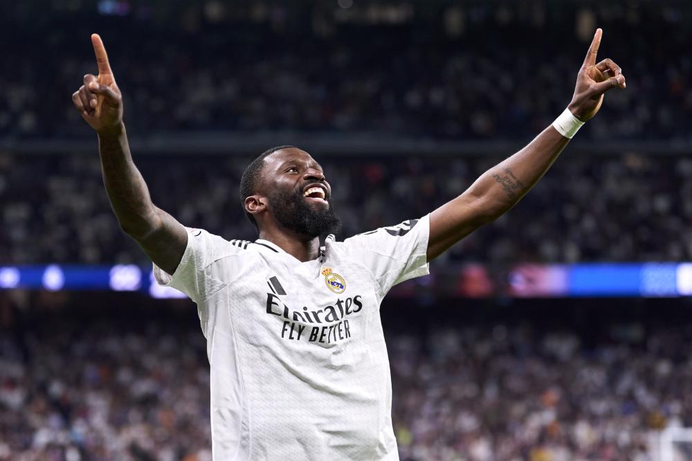 遥遥领先！法甲积分榜：巴黎4连胜领先第二名马赛13分.