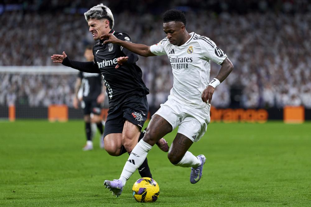 场馆外流连 场馆外流连